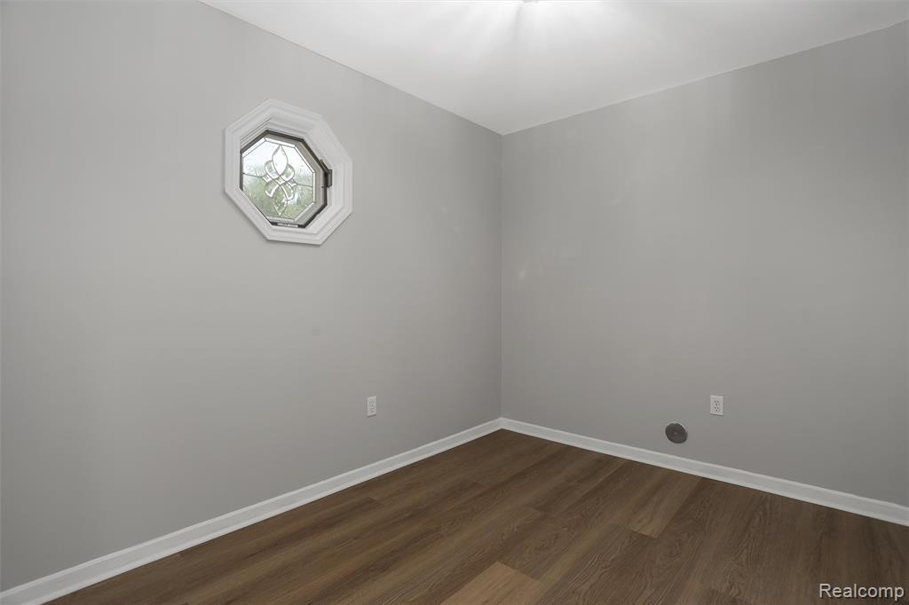2137 Crystal Drive Rochester Hills, MI 48309 - Photo 15 of 32