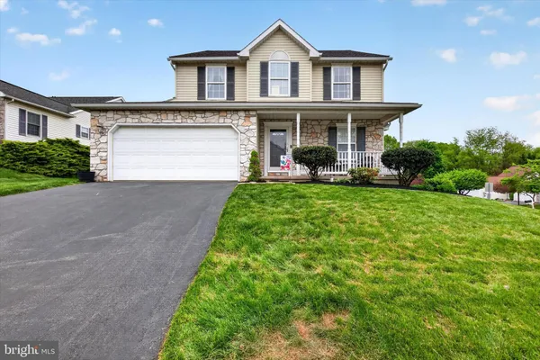 $439,900 | 624 Bartlett Drive, Dallastown, PA 17313