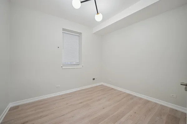 $2,500 | 1635 West Warren Boulevard, Unit 1, Chicago, IL 60612