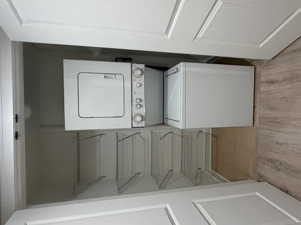 $2,500 | 1635 West Warren Boulevard, Unit 1, Chicago, IL 60612