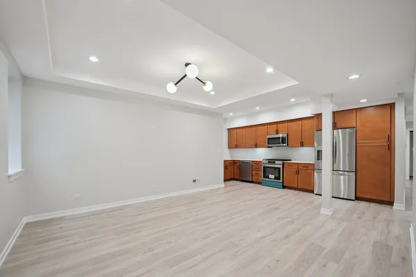 $2,500 | 1635 West Warren Boulevard, Unit 1, Chicago, IL 60612