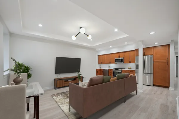 $2,500 | 1635 West Warren Boulevard, Unit 1, Chicago, IL 60612