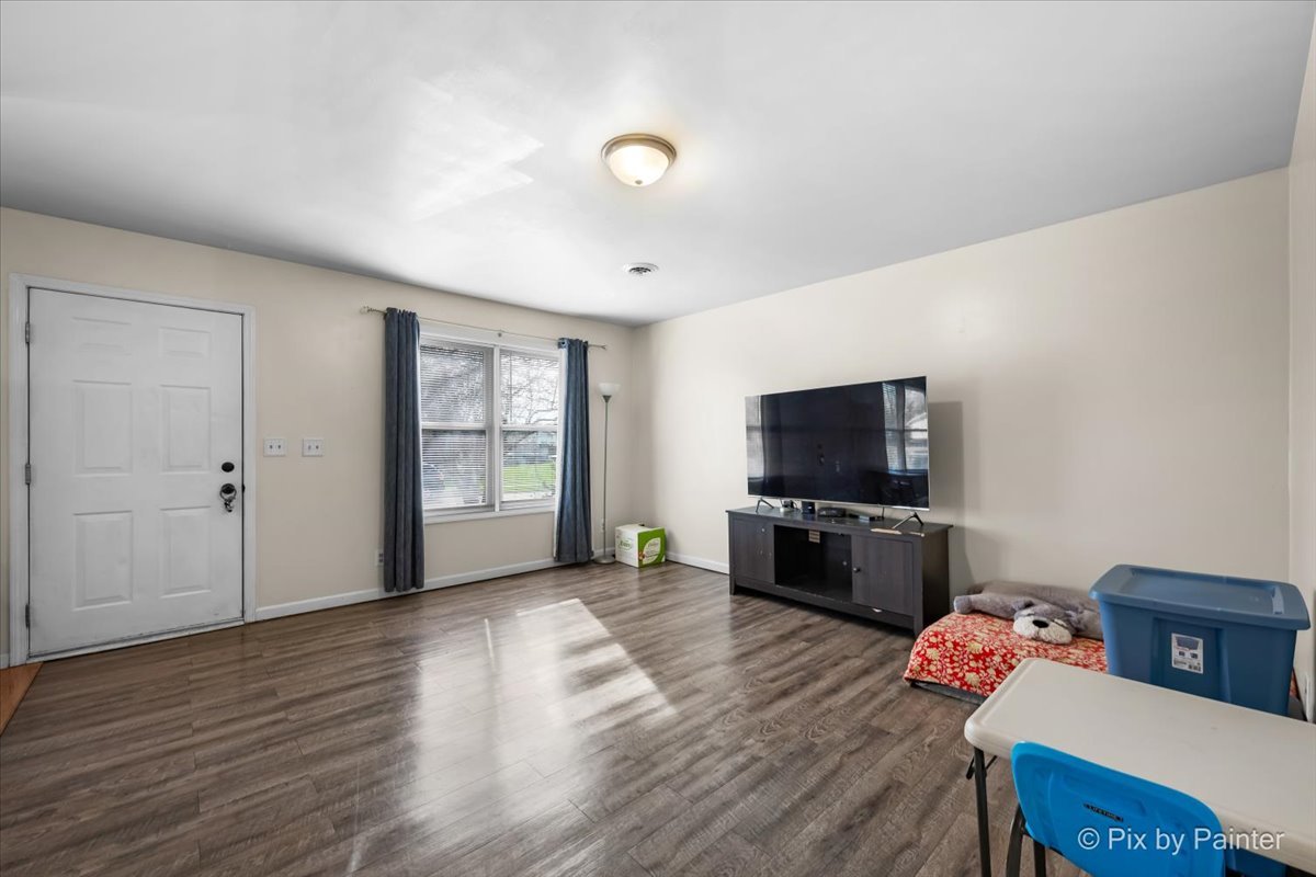 705 Hawthorne Lane Genoa, IL 60135 - Photo 3 of 19