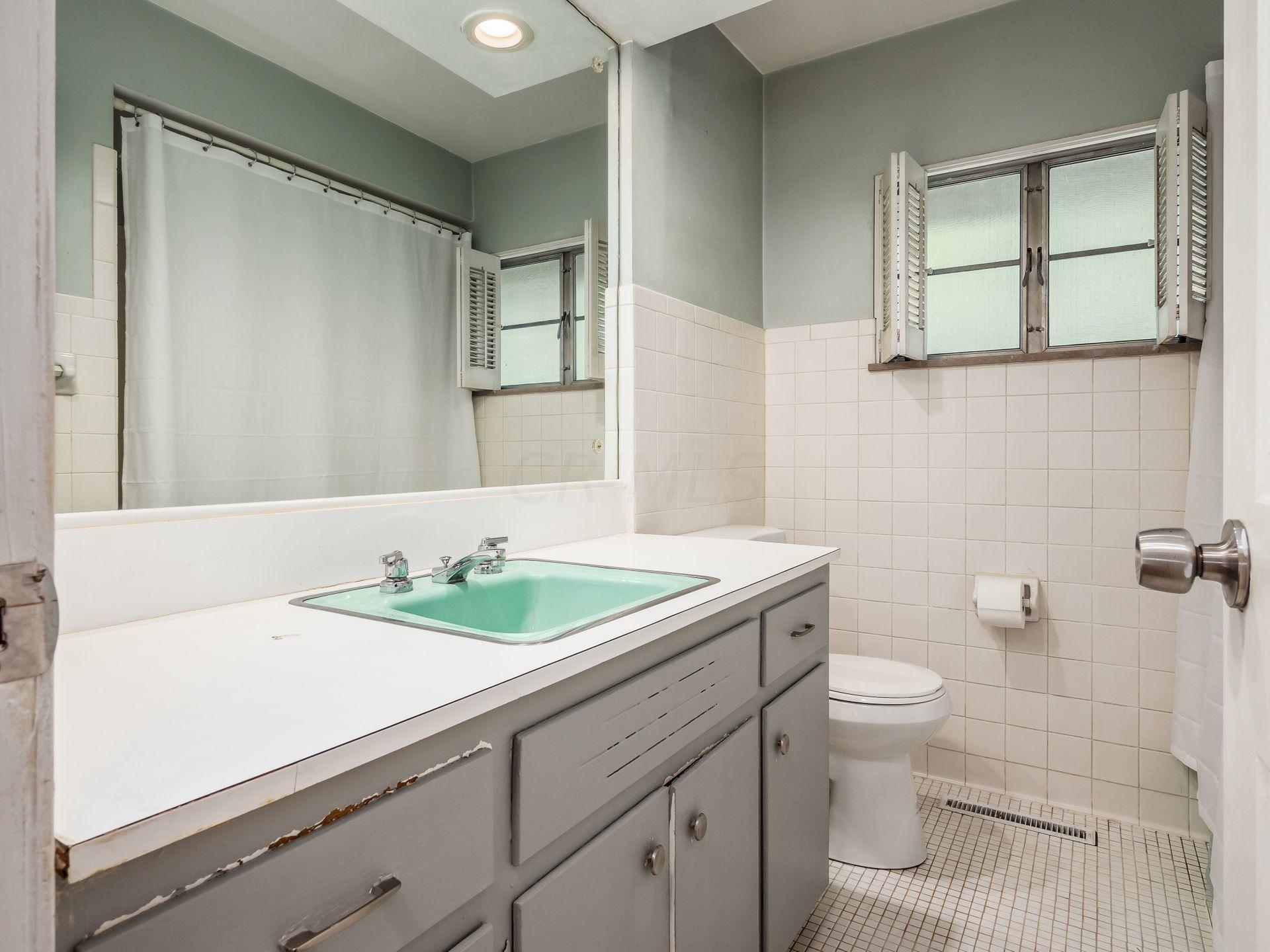320 North Hamilton Road Columbus, OH 43230 - Photo 18 of 31