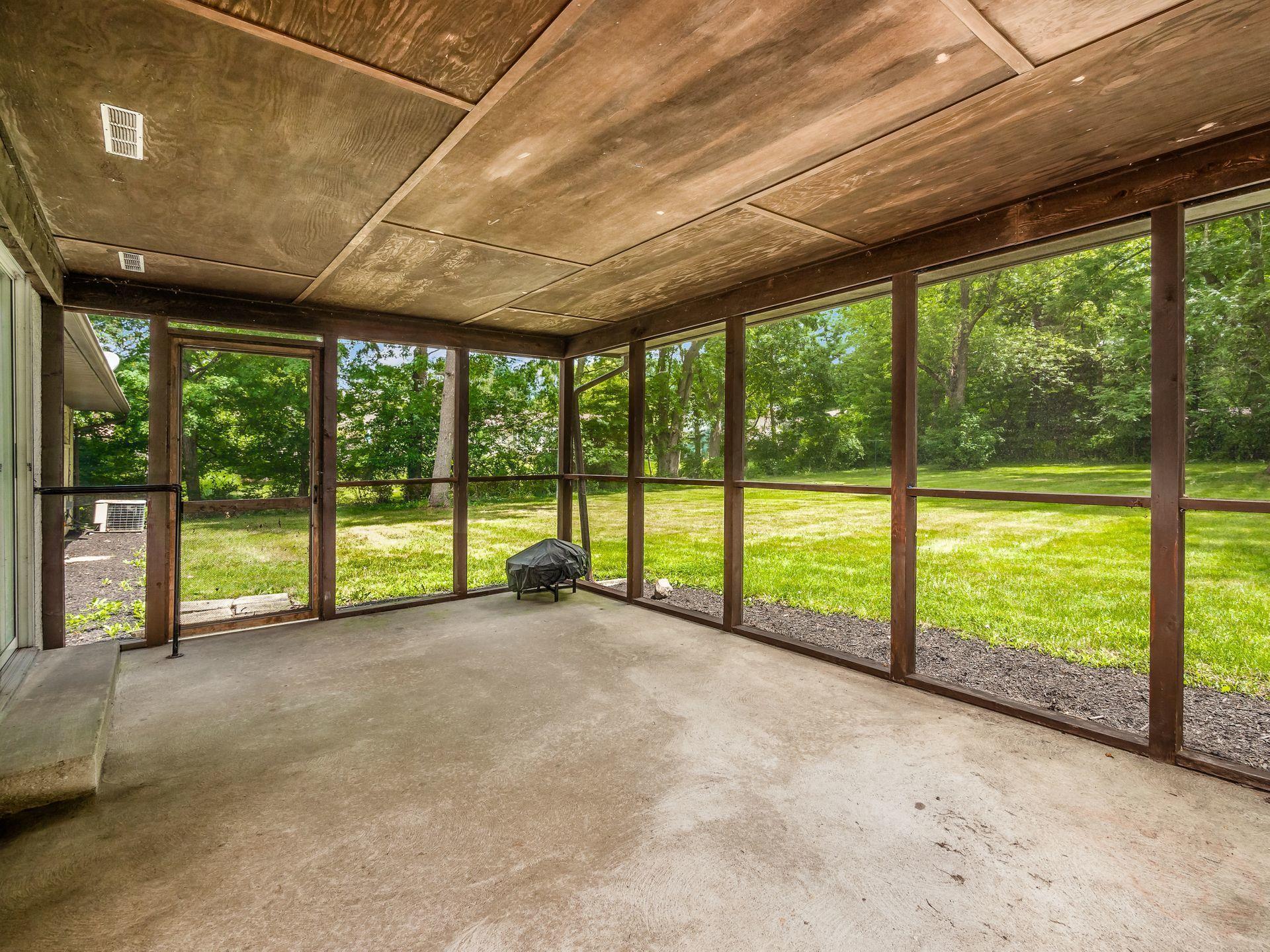 320 North Hamilton Road Columbus, OH 43230 - Photo 24 of 31