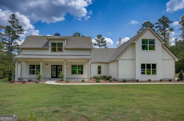 a view of a yard with a trees