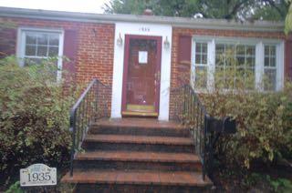 1935 Carlton Road Southwest Roanoke, VA 24015 - Photo 2 of 21 entrance