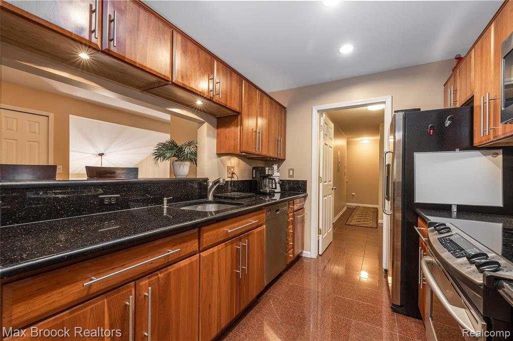 3434 Tremonte Circle Rochester, MI 48306 - Photo 10 of 22