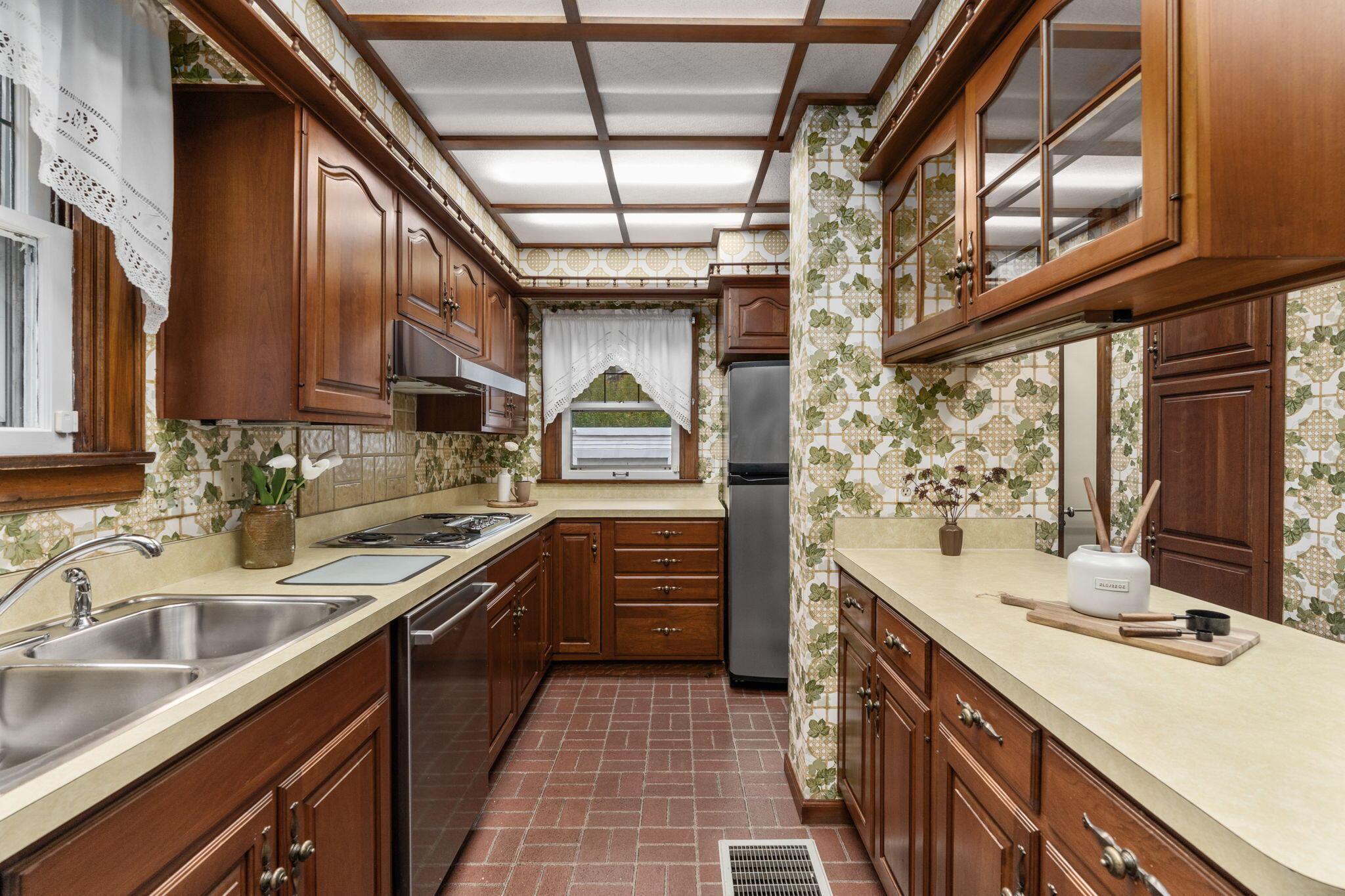 170 North Cassingham Road Columbus, OH 43209 - Photo 14 of 58 15-web-or-mls-DSC05470