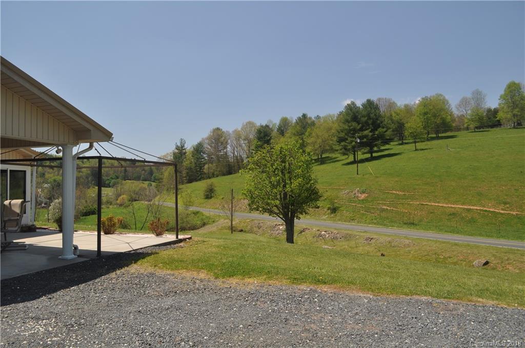 436 Sandy Branch Road Bakersville, NC 28705 - Photo 2 of 34 Gallery Image 2