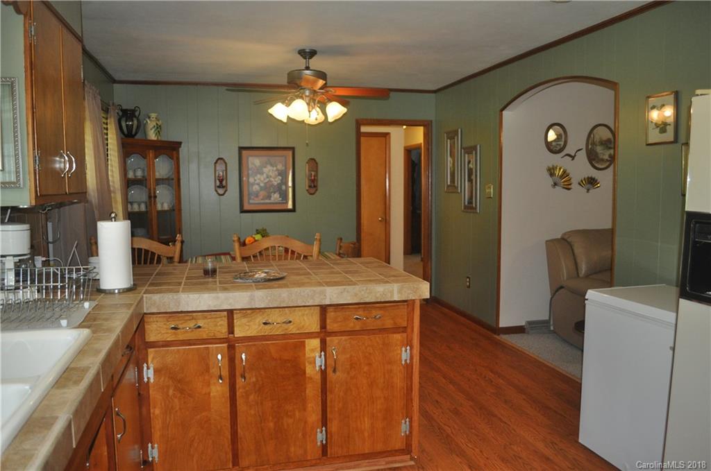 436 Sandy Branch Road Bakersville, NC 28705 - Photo 11 of 34 Gallery Image 11