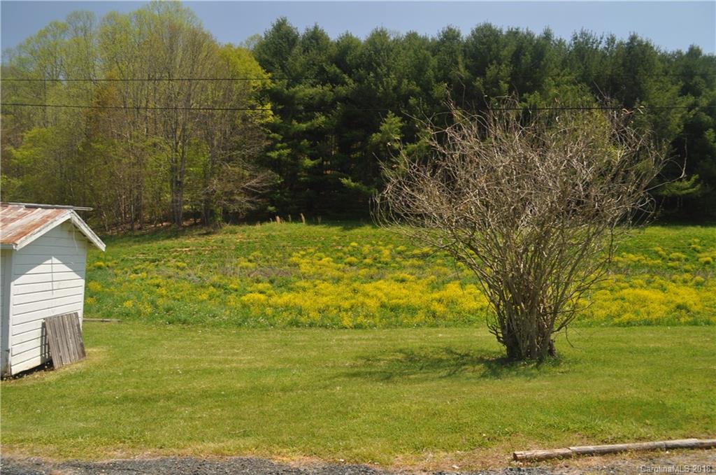 436 Sandy Branch Road Bakersville, NC 28705 - Photo 5 of 34 Gallery Image 5