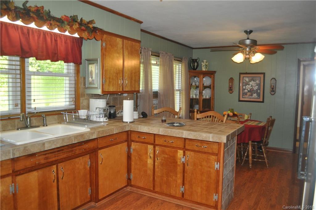 436 Sandy Branch Road Bakersville, NC 28705 - Photo 10 of 34 Gallery Image 10