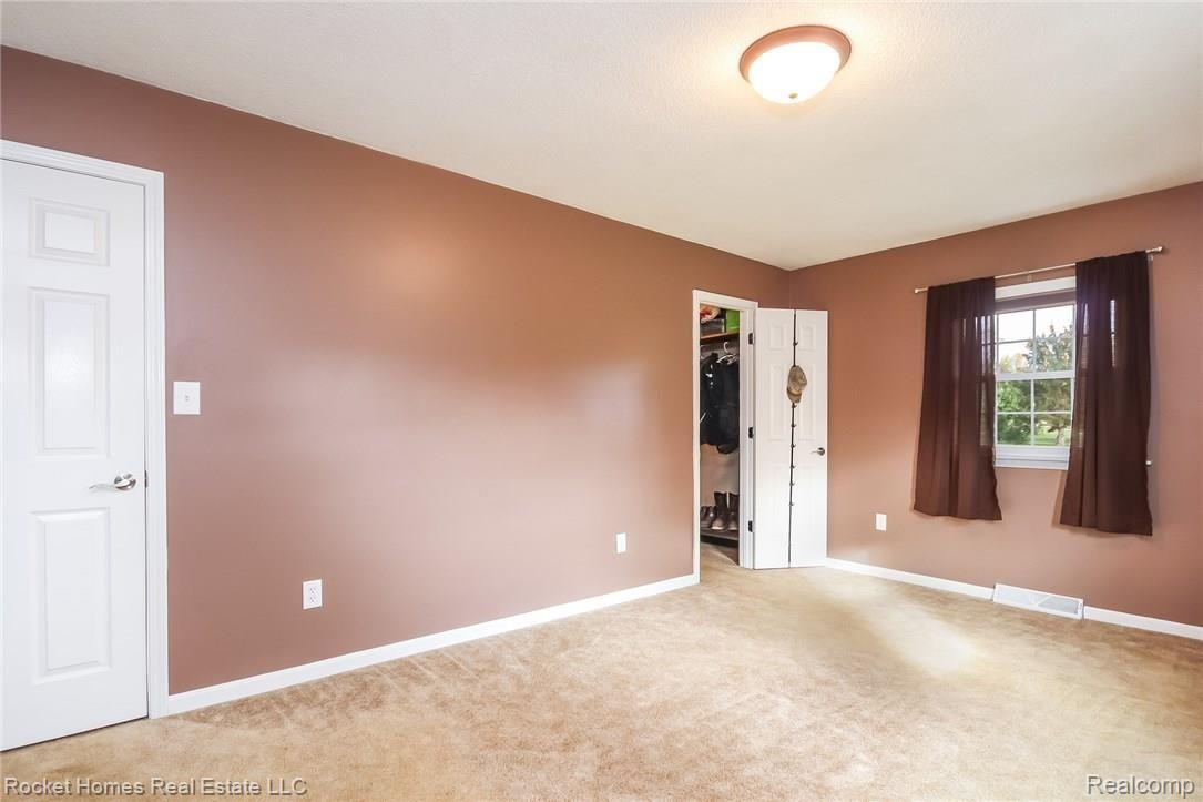 9983 Minx Road Temperance, MI 48182 - Photo 17 of 40 020-Master_Bedroom-4977348-medium.jpg