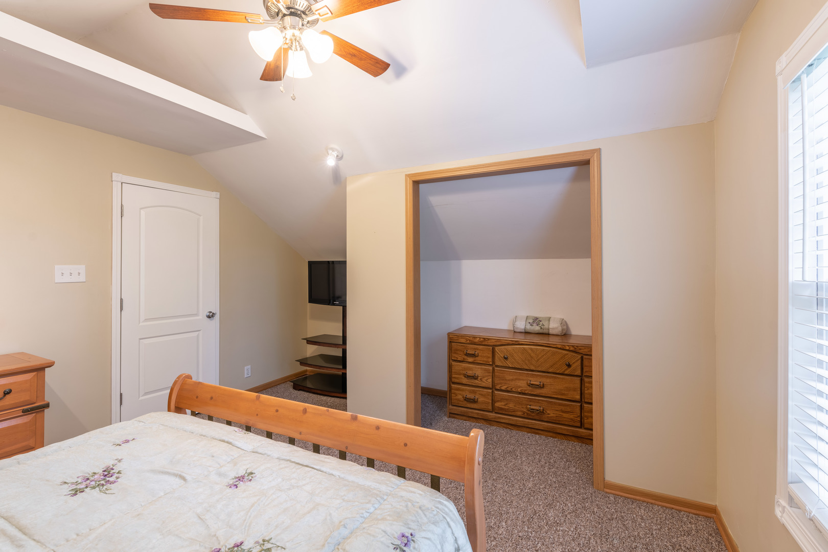 27 Bristol Ridge Road Bristol, IL 60512 - Photo 14 of 25
