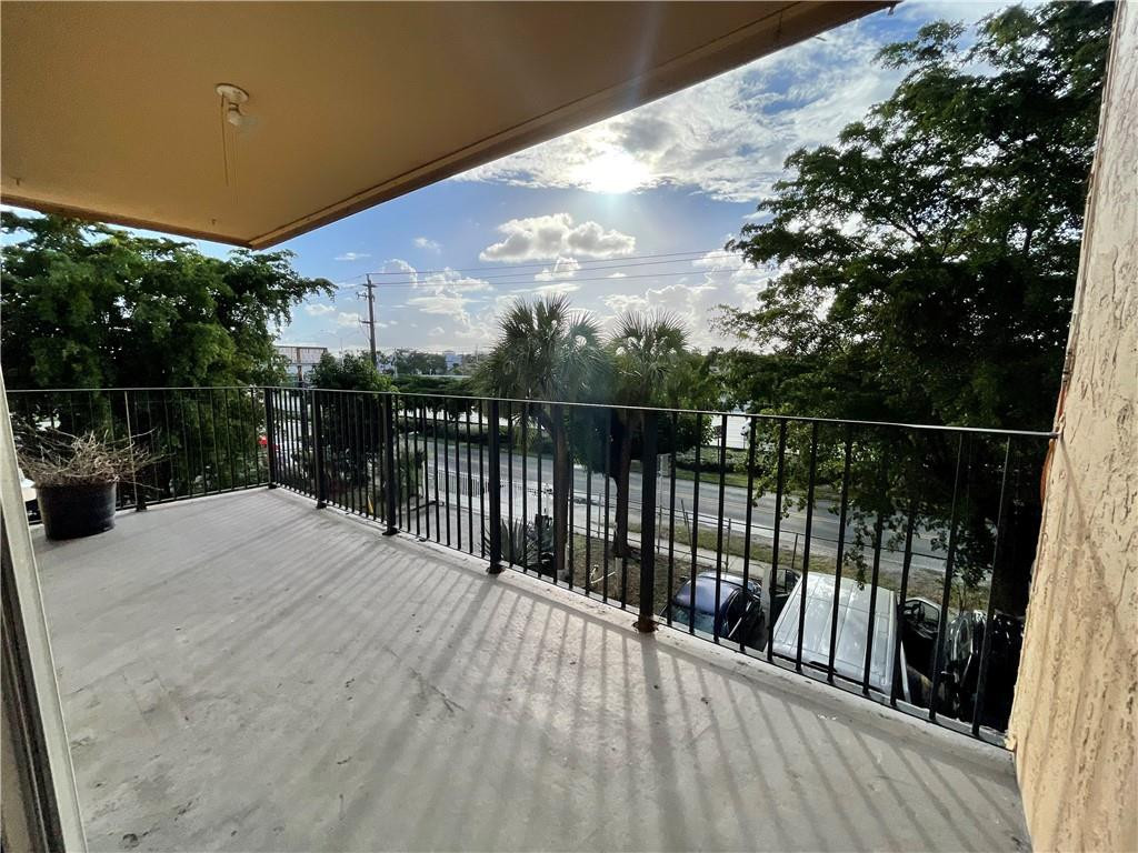 1990 West 56th Street, Unit 1205 Hialeah, FL 33012 - Photo 13 of 16
