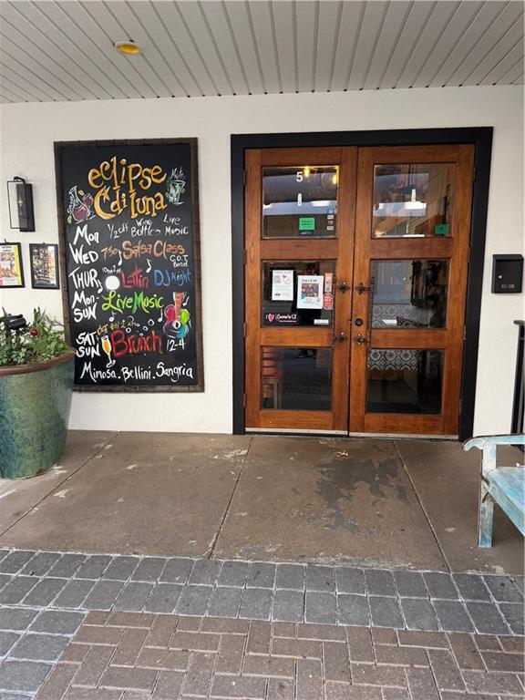 11 Perimeter Centre East, Unit 1112 Atlanta, GA 30346 - Photo 35 of 38 a view of entrance with an outdoor space