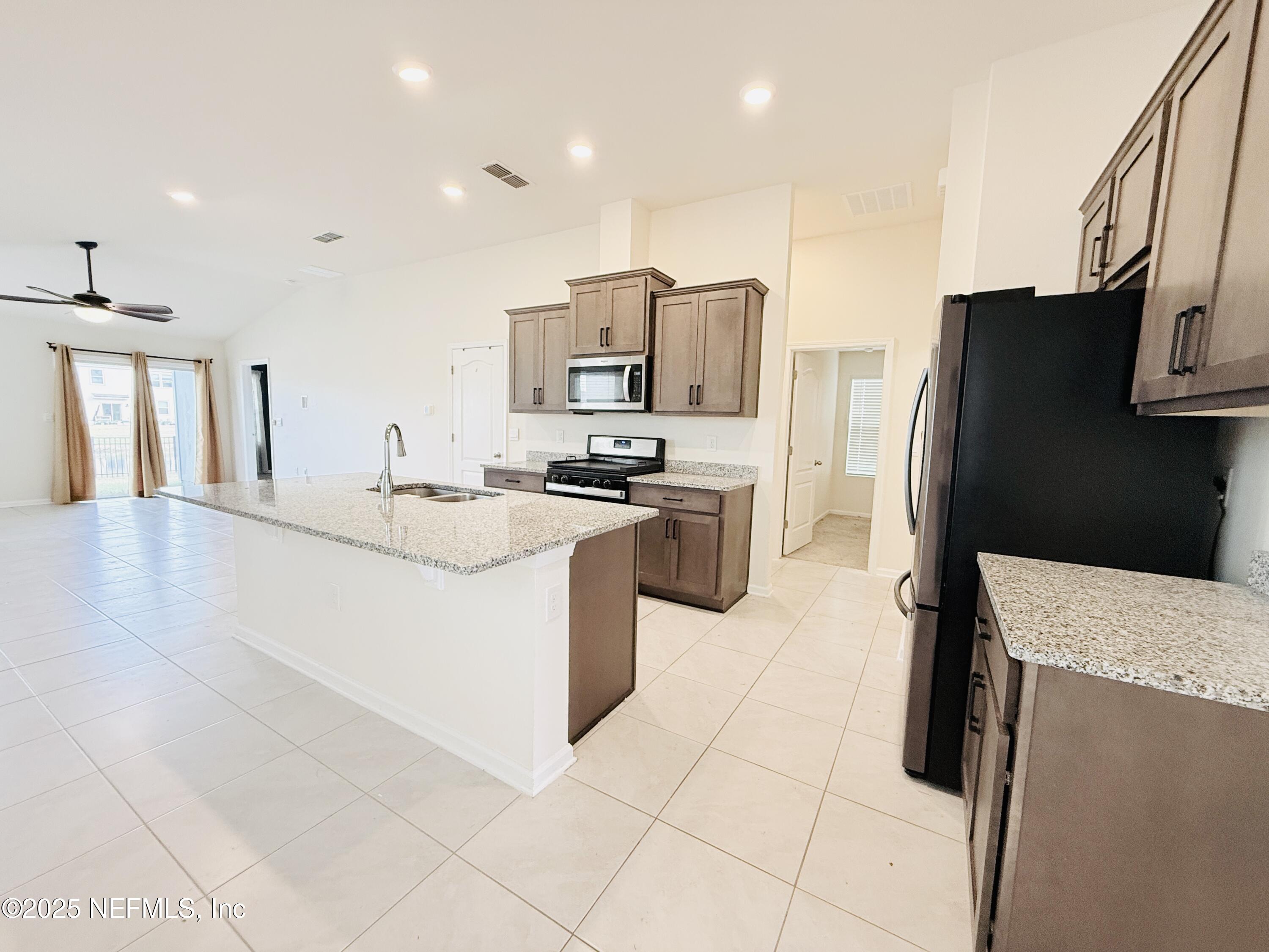 86221 Mainline Road Yulee, FL 32097 - Photo 4 of 22 IMG_1345