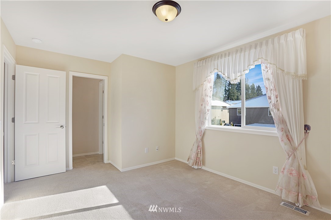 4412 219th Place Southeast Bothell, WA 98021 - Photo 14 of 18