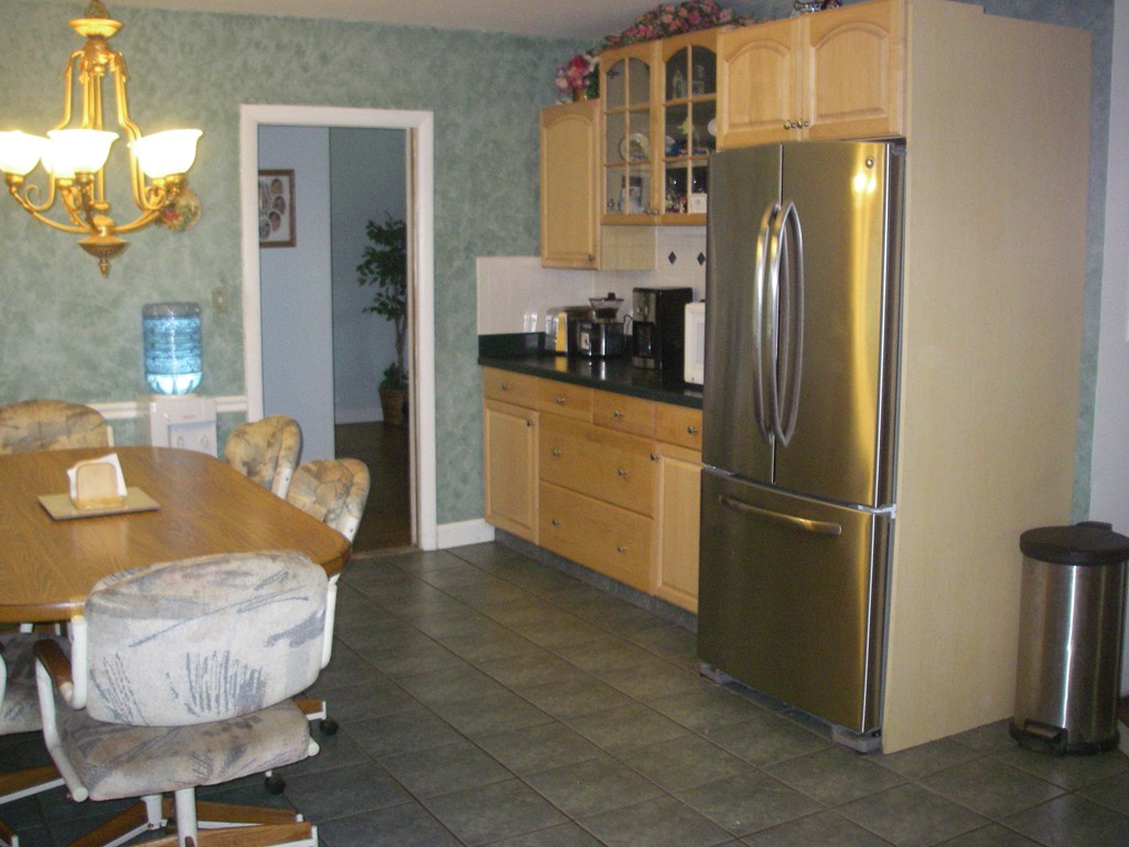 284 Mohawk Road Somerset, MA 02726 - Photo 7 of 23 Gallery Image 7