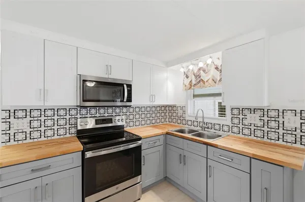 $1,420 | 10810 Freedom Drive, Port Richey, FL 34668