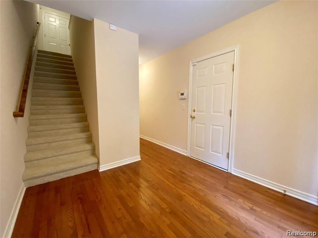 341 Village Way South Canton, MI 48188 - Photo 2 of 34