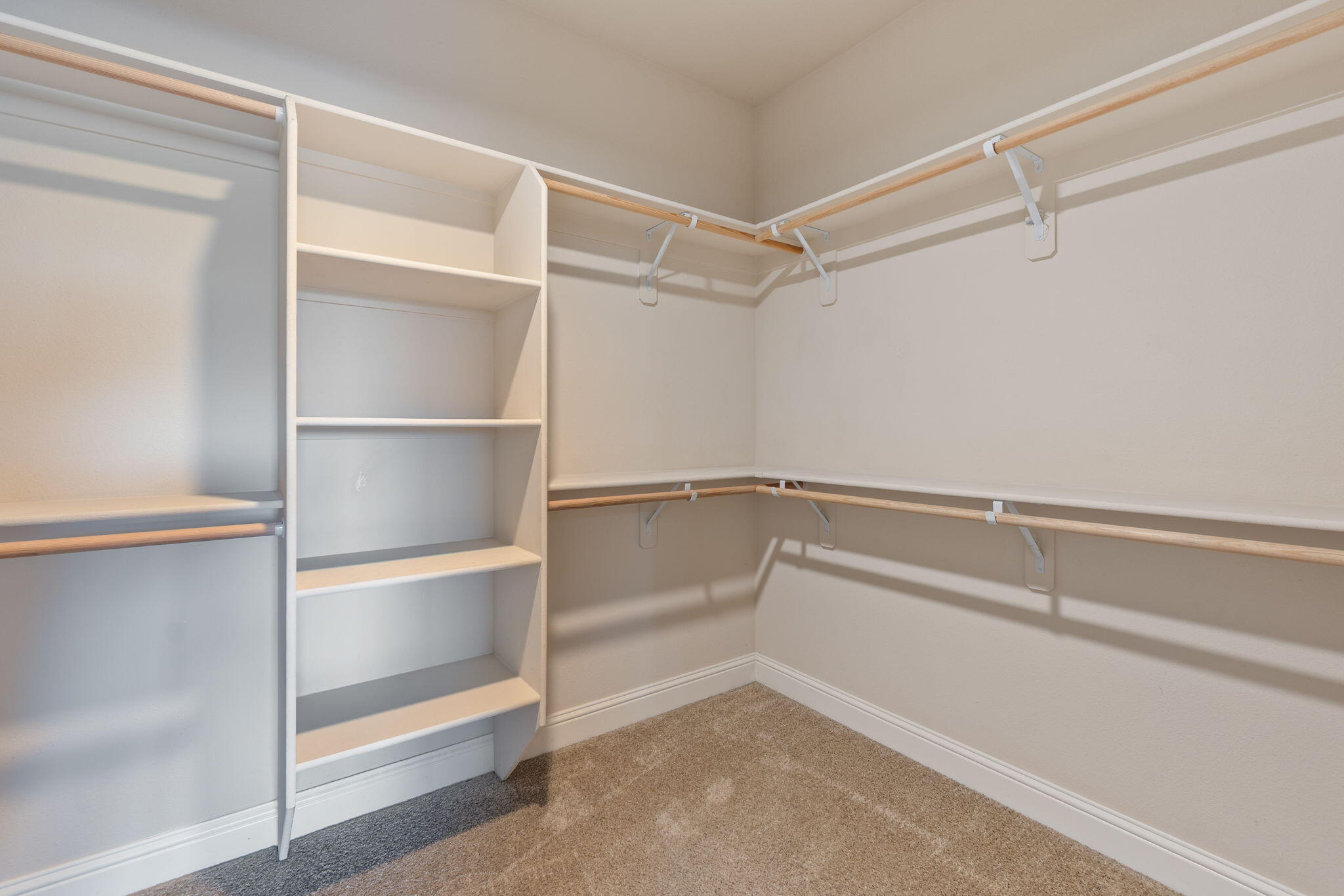 372 Stinson Loop Redding, CA 96003 - Photo 34 of 79 Closet