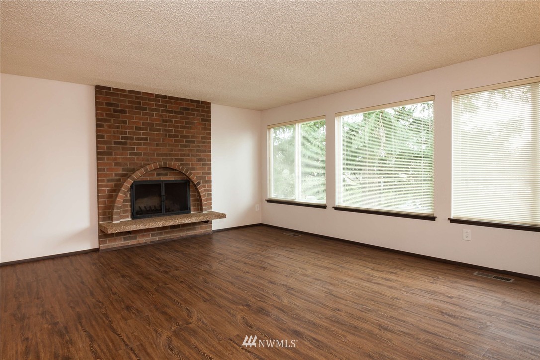 18654 111th Place Southeast Renton, WA 98055 - Photo 3 of 17