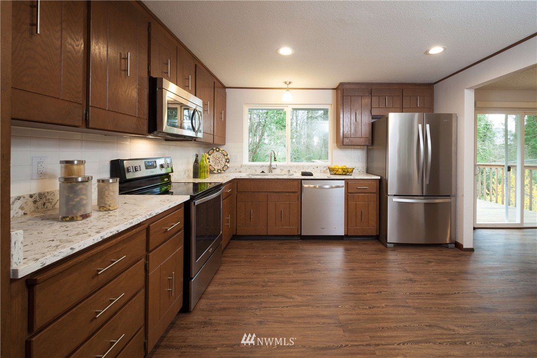 18654 111th Place Southeast Renton, WA 98055 - Photo 4 of 17