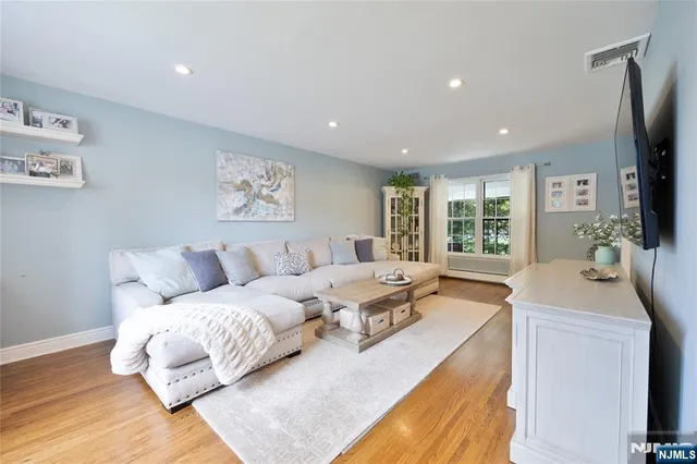 $1,039,000 | 18 Marguerite Lane, Towaco, NJ 07082