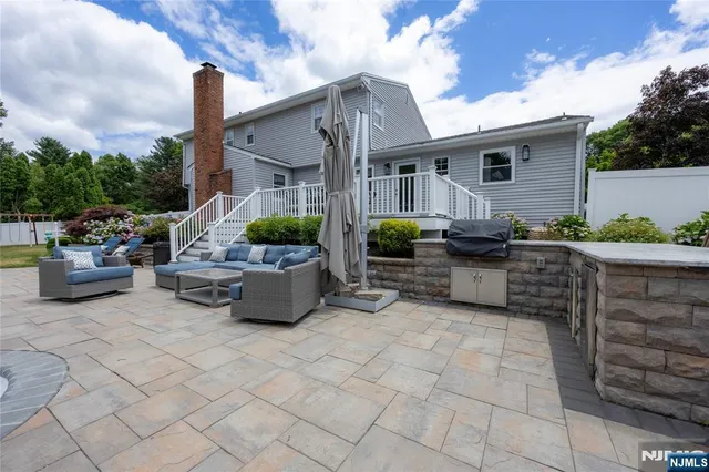 $1,039,000 | 18 Marguerite Lane, Towaco, NJ 07082