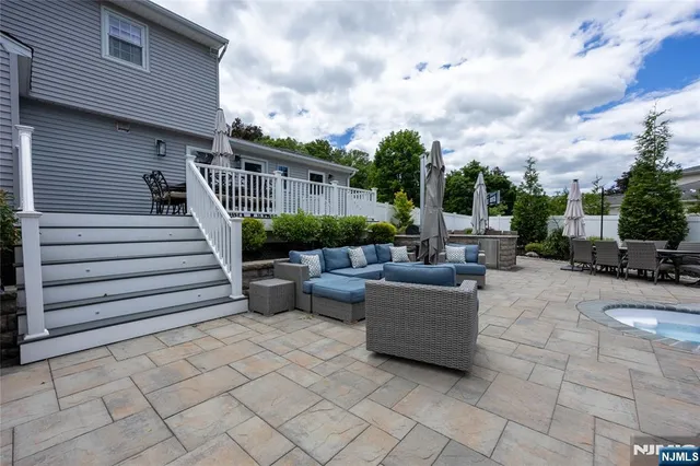 $1,039,000 | 18 Marguerite Lane, Towaco, NJ 07082