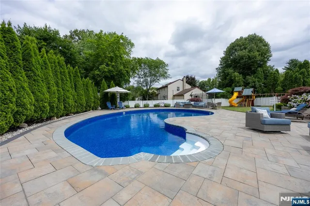 $1,039,000 | 18 Marguerite Lane, Towaco, NJ 07082