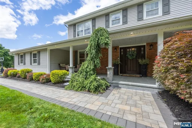$1,039,000 | 18 Marguerite Lane, Towaco, NJ 07082