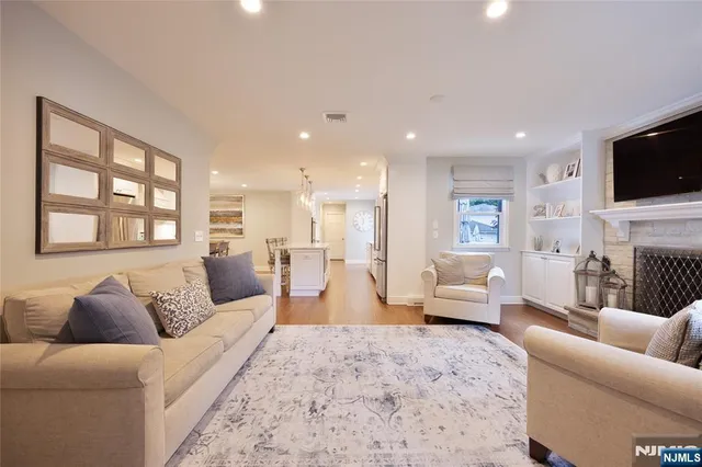 $1,039,000 | 18 Marguerite Lane, Towaco, NJ 07082