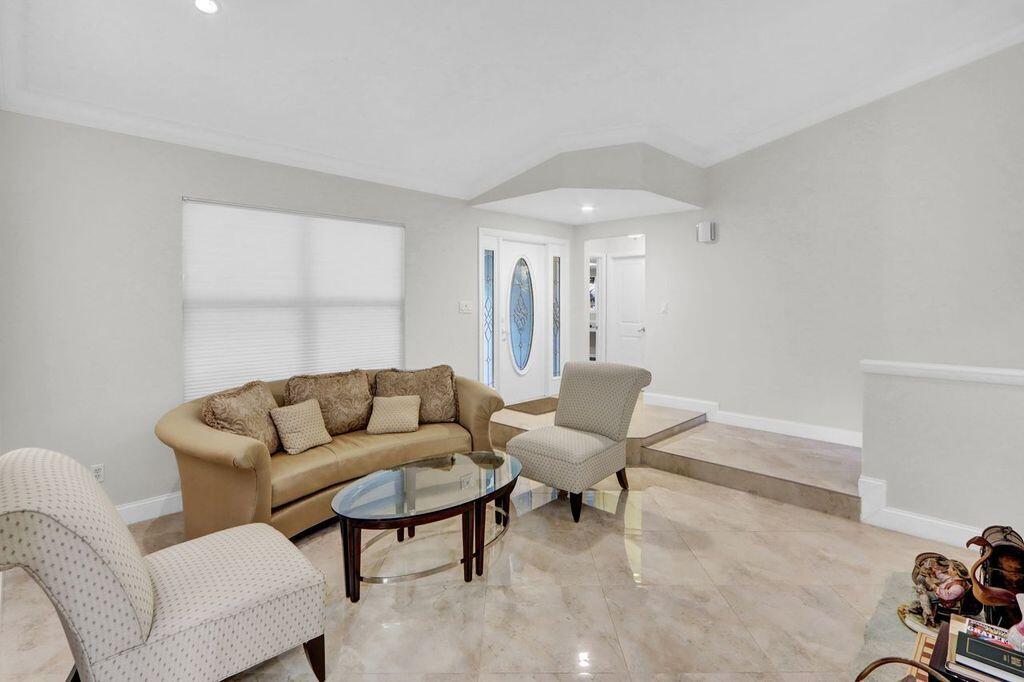 2665 Northwest 41st Street Boca Raton, FL 33434 - Photo 5 of 24 Living Room - 2