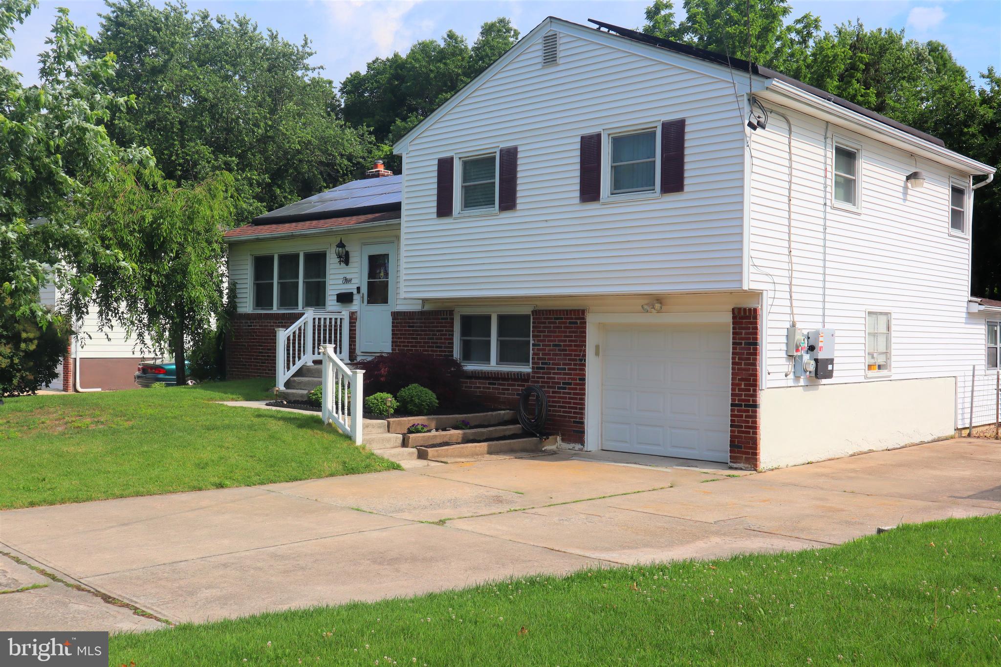 5 Walton Road Mount Holly, NJ 08060 - Photo 2 of 27