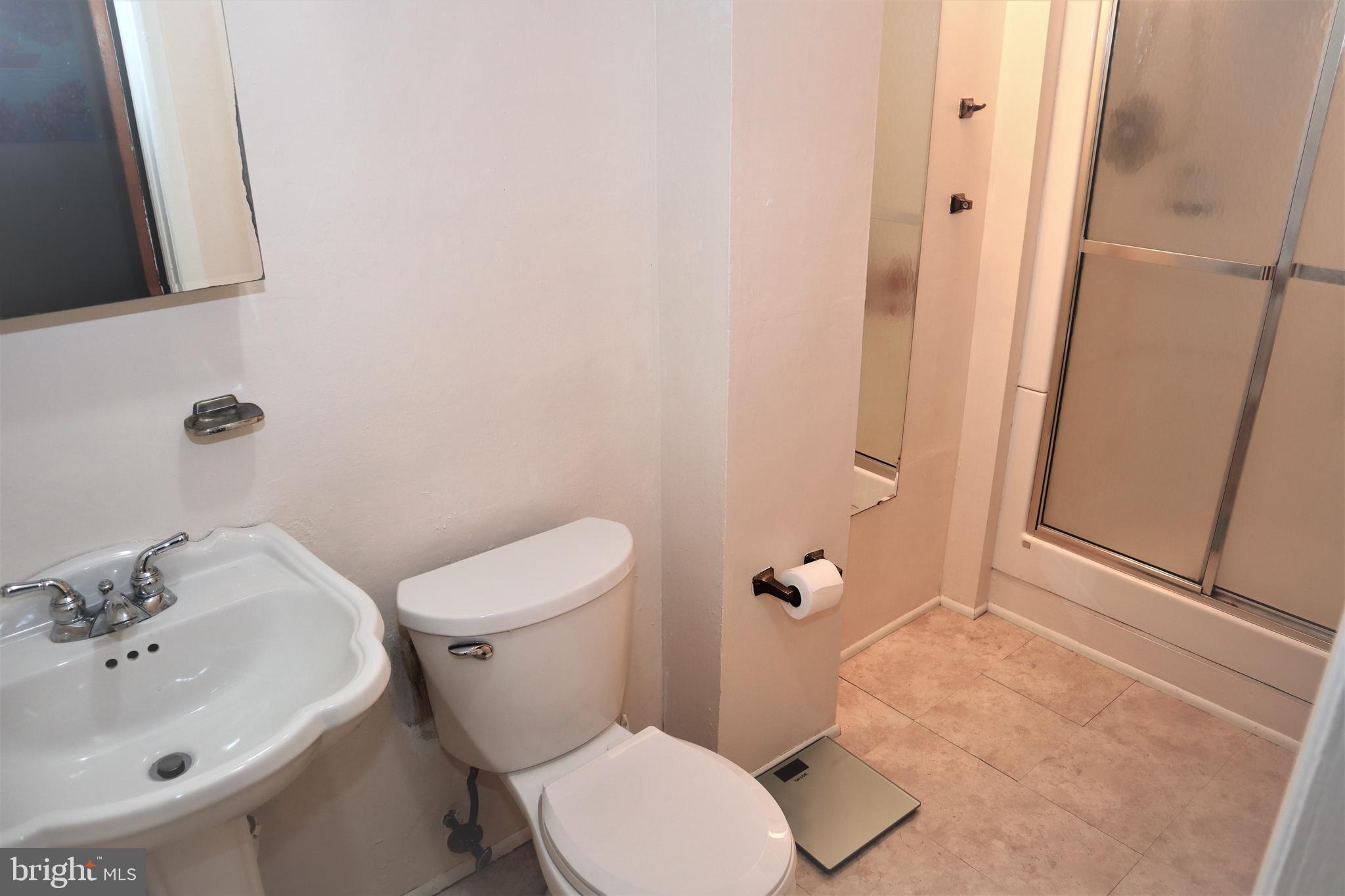 5 Walton Road Mount Holly, NJ 08060 - Photo 22 of 27 Bathroom #2