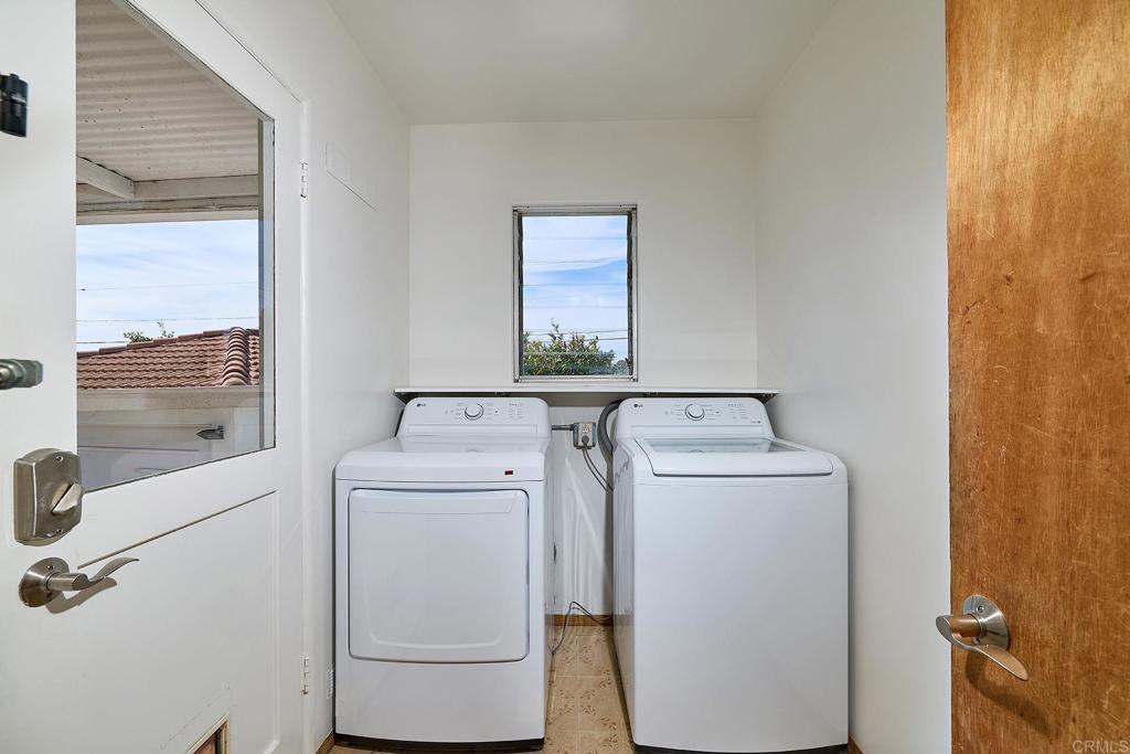 920 Stratford Drive Encinitas, CA 92024 - Photo 18 of 57 a utility room with dryer and washer