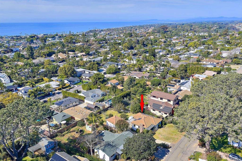 920 Stratford Drive Encinitas, CA 92024 - Photo 34 of 57 an aerial view of a city with lots of residential buildings