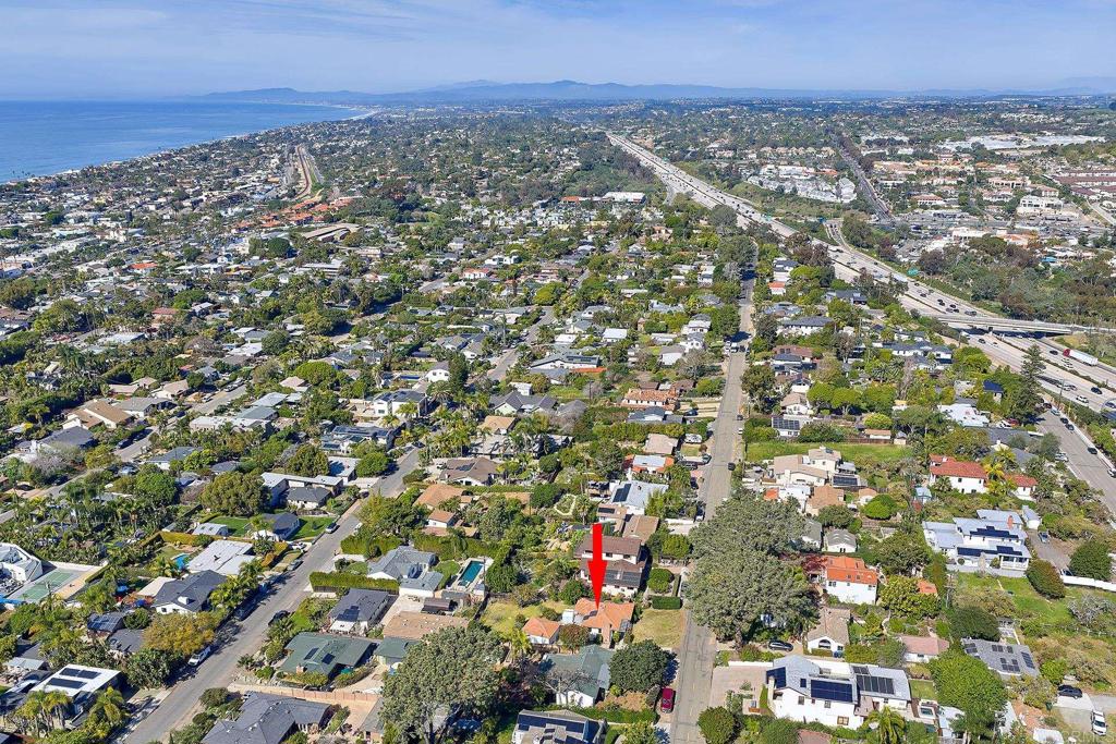 920 Stratford Drive Encinitas, CA 92024 - Photo 35 of 57 an aerial view of multiple house