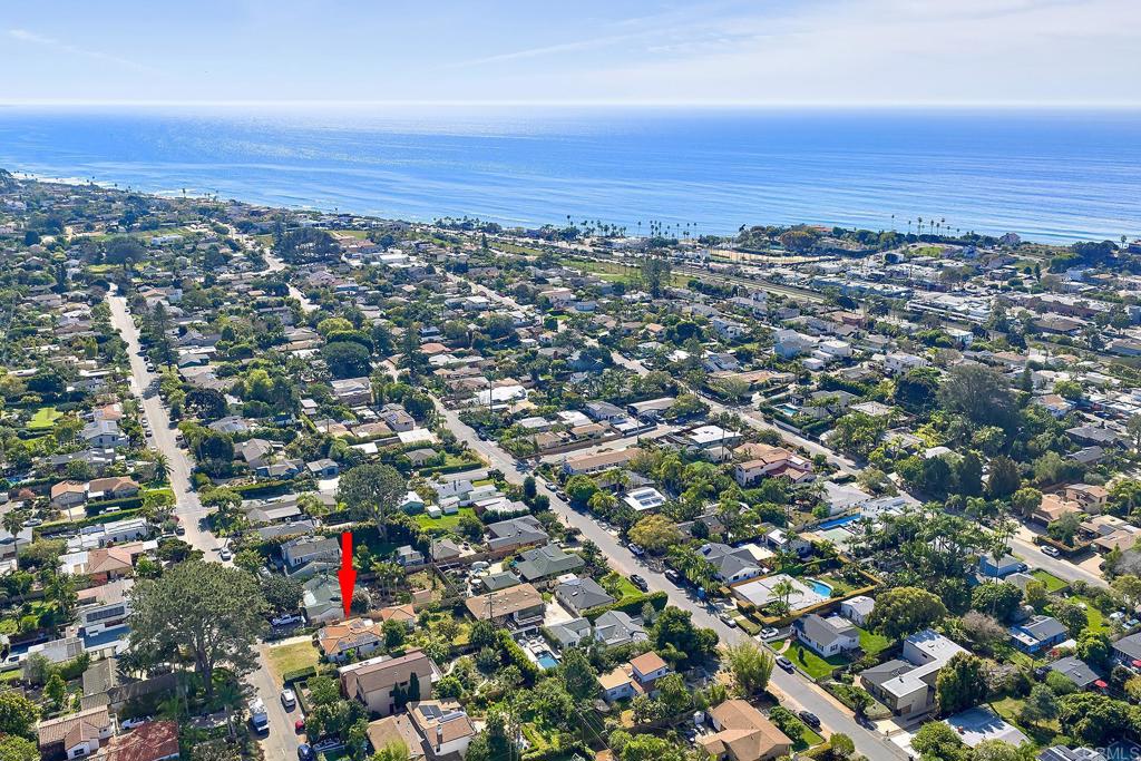 920 Stratford Drive Encinitas, CA 92024 - Photo 40 of 57 an aerial view of a city