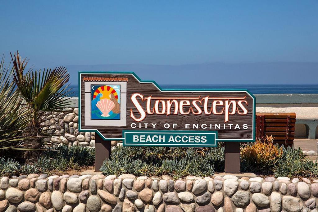 920 Stratford Drive Encinitas, CA 92024 - Photo 52 of 57 a sign on the side of a building