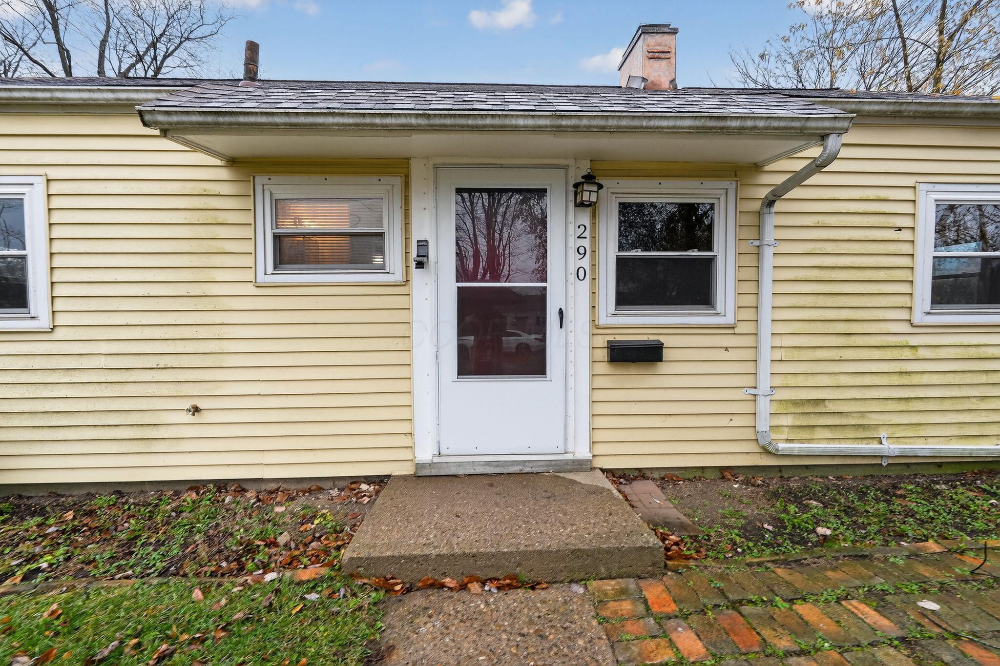 290 South Hampton Road Columbus, OH 43213 - Photo 1 of 32