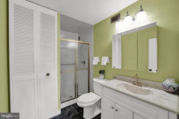 $184,000 | 860 Lower Ferry Road, Unit 5P, Ewing, NJ 08628