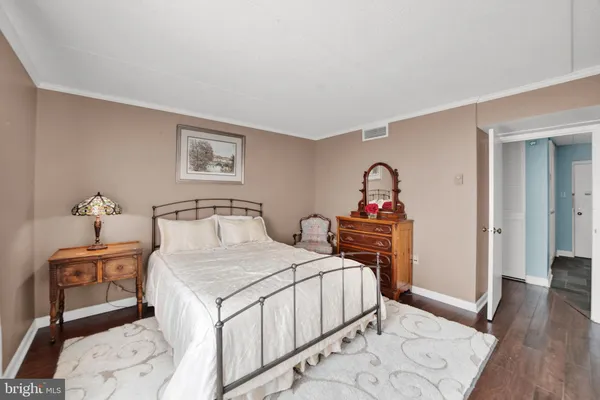 $184,000 | 860 Lower Ferry Road, Unit 5P, Ewing, NJ 08628
