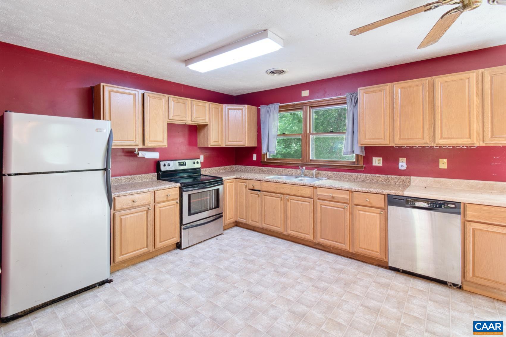 748 Snow Mountain Road Stanardsville, VA 22973 - Photo 9 of 35