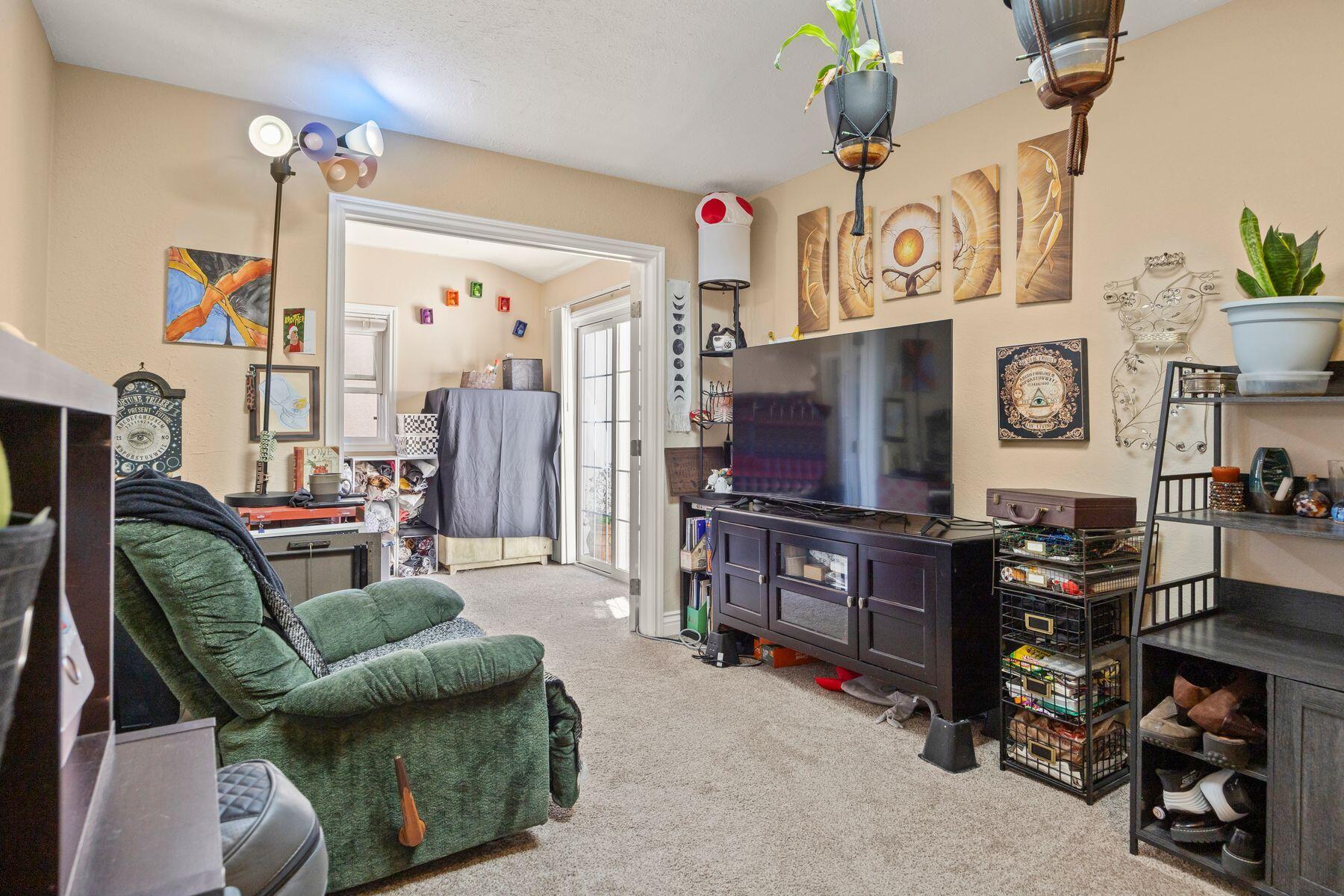 354 West Prospect Street Ventura, CA 93001 - Photo 14 of 41 a living room with furniture and a flat screen tv
