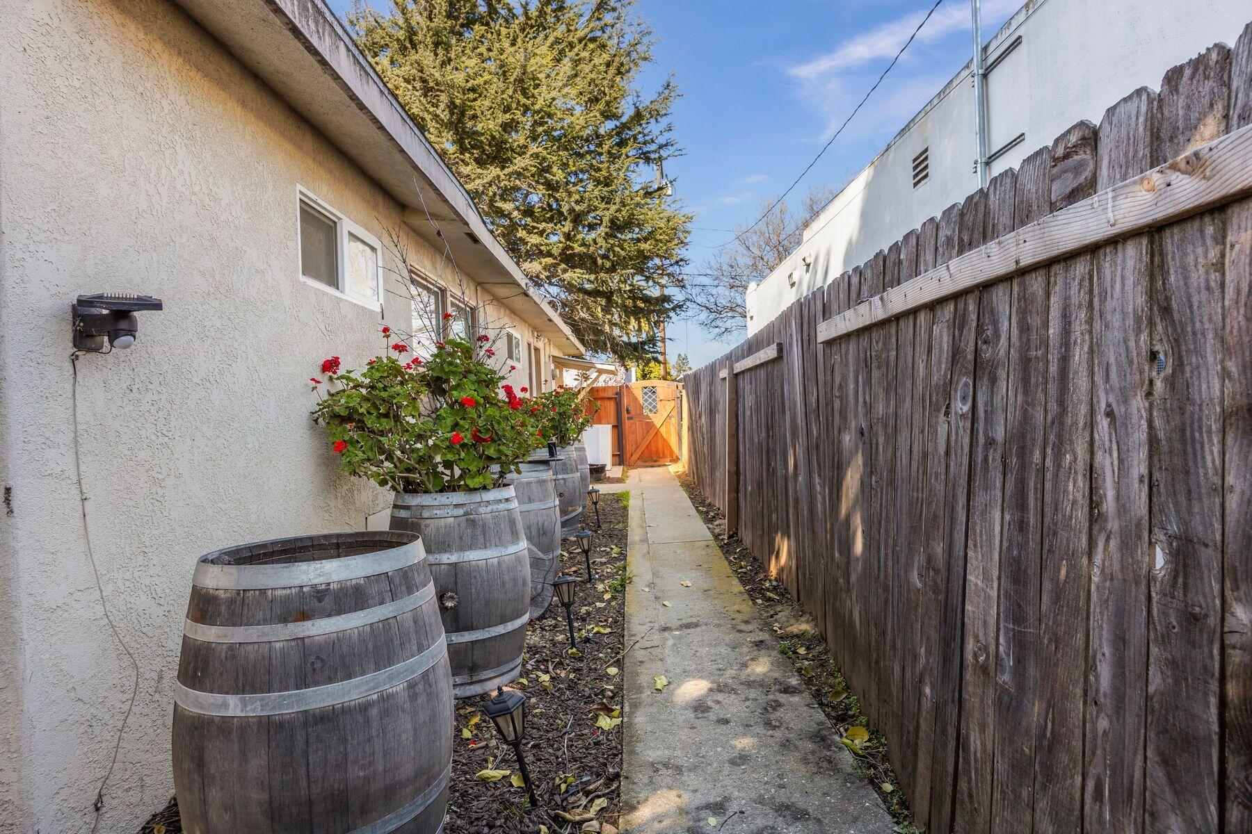 354 West Prospect Street Ventura, CA 93001 - Photo 36 of 41 a potted plant sitting in front of a building