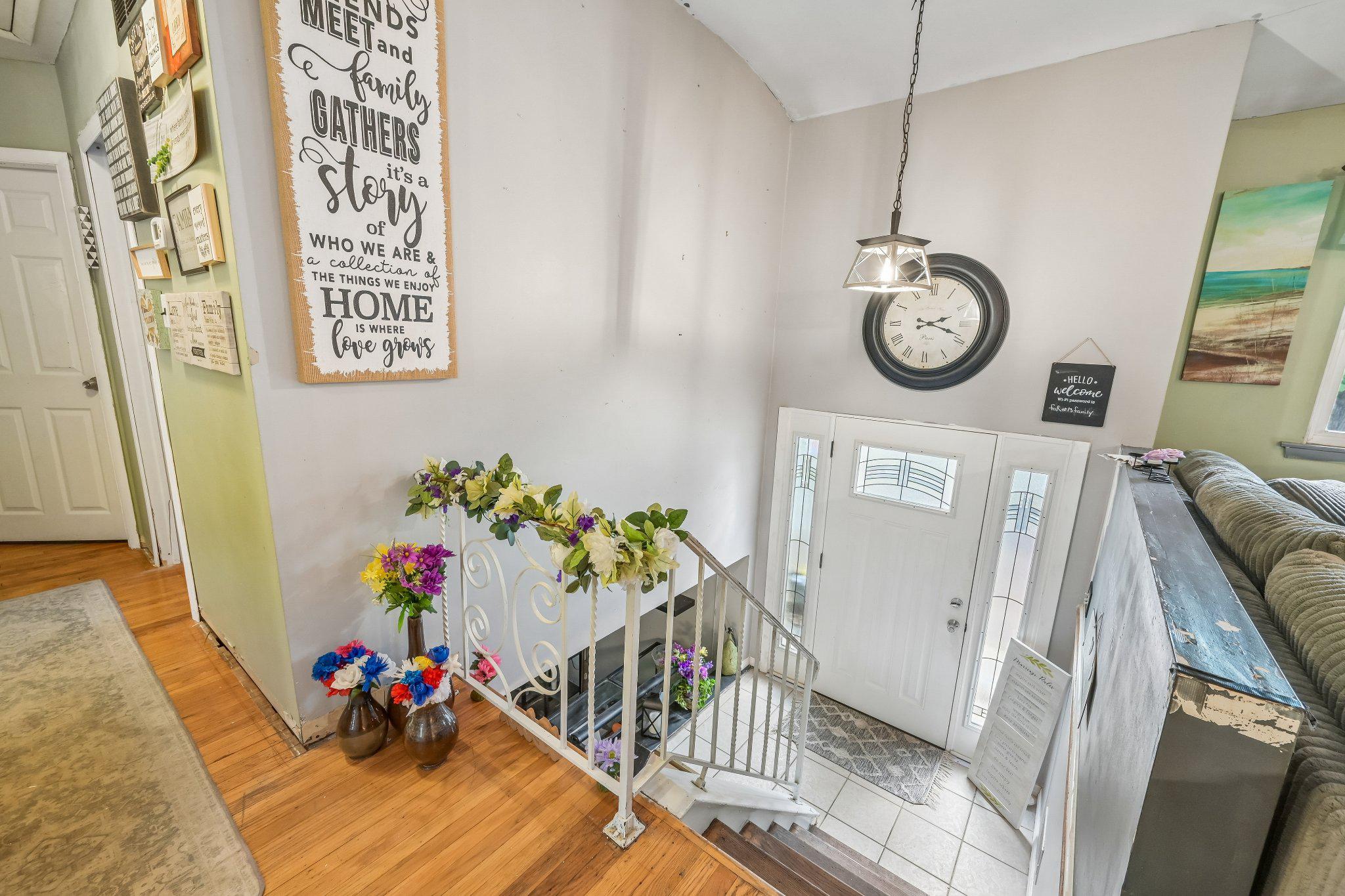 603 New Jersey Road Browns Mills, NJ 08015 - Photo 4 of 28 Welcoming entryway with charm